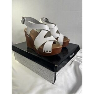 Wanted Women's Elizabeth White Strappy Platform‎ Sandals Size 7 New Lightweight